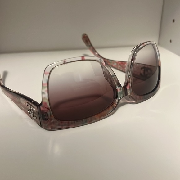 Chanel Acetate Multicolor Tweed CC 5220 Pink - Picture 2 of 6